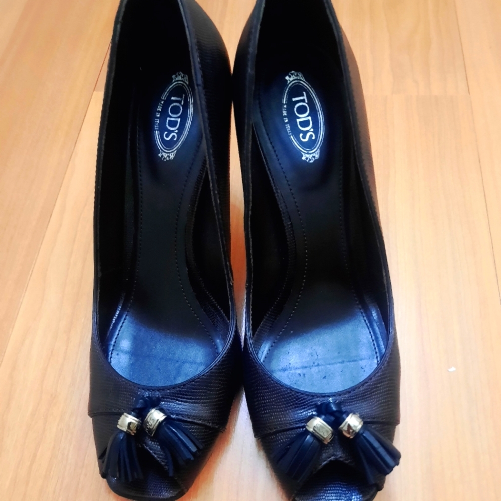 SALE! 🔥  TODS Authentic peep toe heels size 39.5